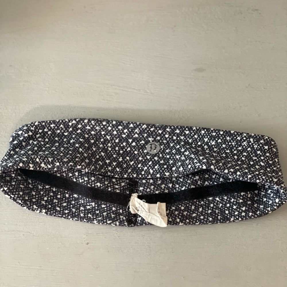 Lululemon Black and White Headband